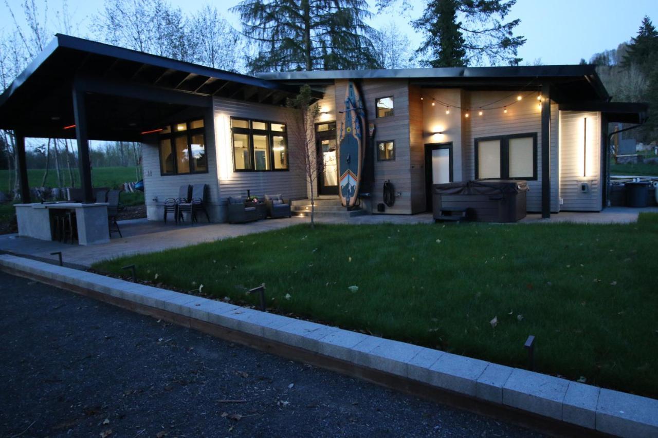 Luxe Lake Cabin Hot Tub Grill Firepit Ev Charger Onalaska Exterior foto