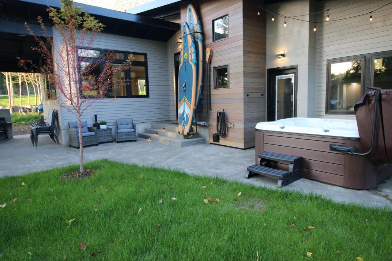 Luxe Lake Cabin Hot Tub Grill Firepit Ev Charger Onalaska Exterior foto
